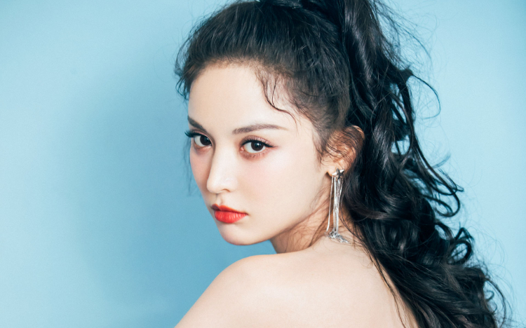 古力娜扎甜美俏丽写真