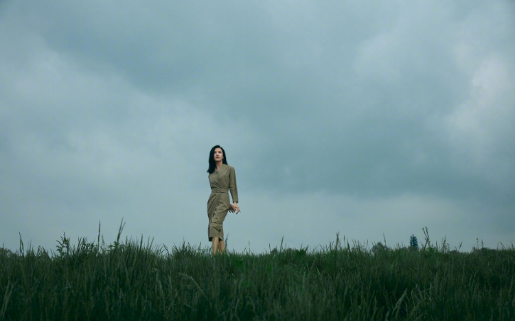 杨子姗恬静文艺写真