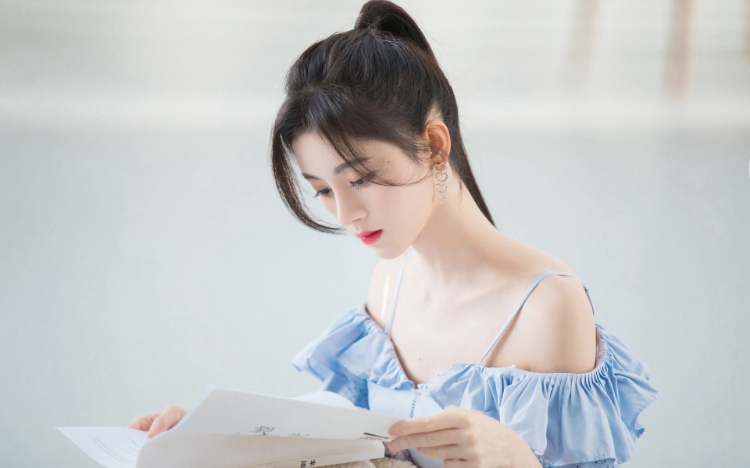 鞠婧祎吊带裙清秀甜美