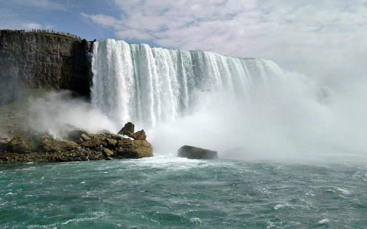 青海翡翠湖唯美风景