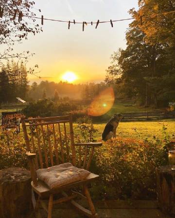 想办法努力赚钱 而不是费尽心思努力省钱 再愤怒也不要大吼大叫 时刻保持冷静 结交有趣的人 做有趣的事.