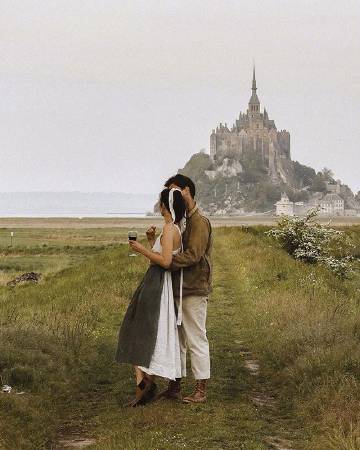 人的一生会遇见2920万人，两人相爱的概率是0.000049，能遇到就别轻易说放弃。