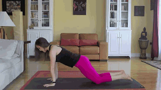 【午睡醒来以后，做一组运动激活身体吧～】要想下午工作有活力，运动少不了[加油]！ #健康一夏#