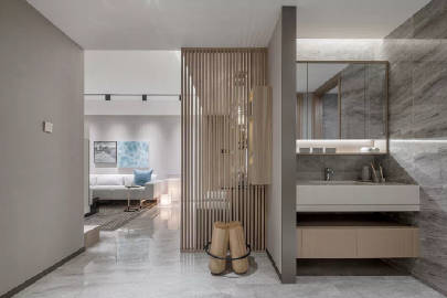 该户型定位于80后三口之家，在奔忙的工作之余，他们希望可以无负担地享受家庭，因而，这是一个让人一进门就能感觉到放松和自然的场所。