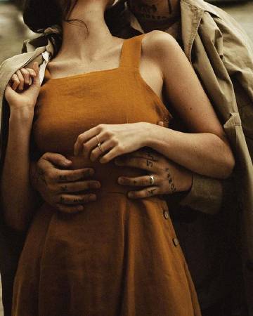 人的一生会遇见2920万人，两人相爱的概率是0.000049，能遇到就别轻易说放弃。