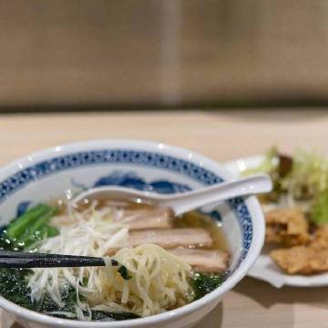 能够吃上一碗热气腾腾的面条，那是相当的幸福了！#不可辜负的美食#