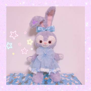 时间是让人猝不及防的东西，晴时有风阴有时雨，争不过朝夕又念着往昔，偷走了青丝却留住一个你，岁月是一场有去无回的旅行，好的坏的都是风景