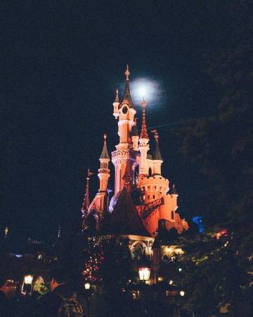 要和喜欢的人看一次迪士尼的烟花?