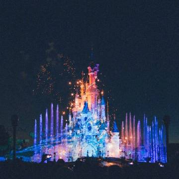 要和喜欢的人看一次迪士尼的烟花?