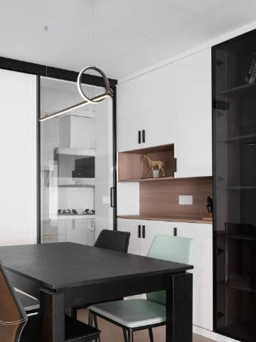 纯粹、明净、温暖的生活空间。