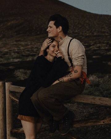 人的一生会遇见2920万人，两人相爱的概率是0.000049，能遇到就别轻易说放弃。