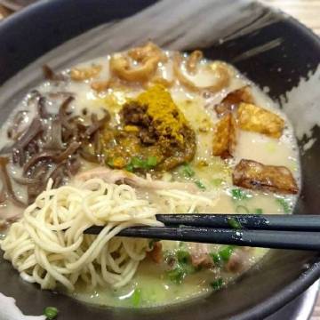 能够吃上一碗热气腾腾的面条，那是相当的幸福了！#不可辜负的美食#