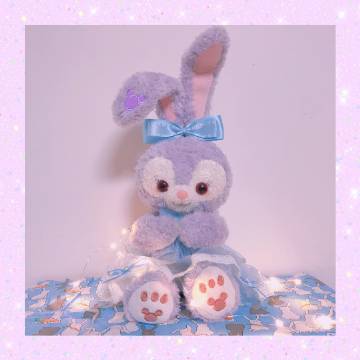 时间是让人猝不及防的东西，晴时有风阴有时雨，争不过朝夕又念着往昔，偷走了青丝却留住一个你，岁月是一场有去无回的旅行，好的坏的都是风景