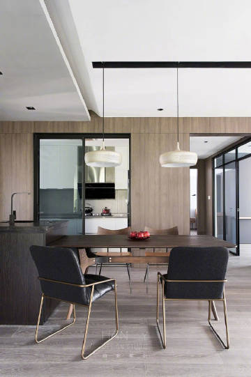 168 ㎡三居，简约大气，稳重质感~ #家居装修#