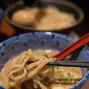 能够吃上一碗热气腾腾的面条，那是相当的幸福了！#不可辜负的美食#