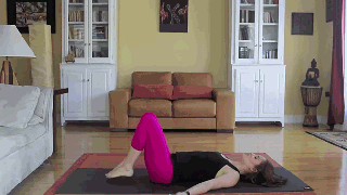 【午睡醒来以后，做一组运动激活身体吧～】要想下午工作有活力，运动少不了[加油]！ #健康一夏#