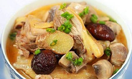 【麻油鸡做法】天气冷了，又降温了，围炉吃麻油鸡，不亦说乎~ #厨艺教程#