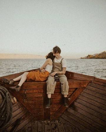 人的一生会遇见2920万人，两人相爱的概率是0.000049，能遇到就别轻易说放弃。