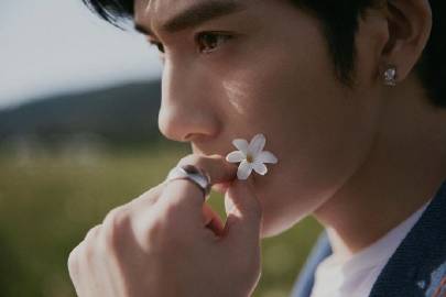 井柏然 安静的花田少年?