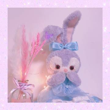 时间是让人猝不及防的东西，晴时有风阴有时雨，争不过朝夕又念着往昔，偷走了青丝却留住一个你，岁月是一场有去无回的旅行，好的坏的都是风景