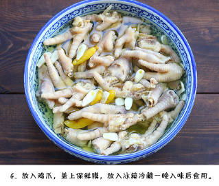 【泡椒凤爪】做法简单，闲暇的时候可以充当小零食。 #辣哭也要吃的美食#