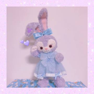 时间是让人猝不及防的东西，晴时有风阴有时雨，争不过朝夕又念着往昔，偷走了青丝却留住一个你，岁月是一场有去无回的旅行，好的坏的都是风景