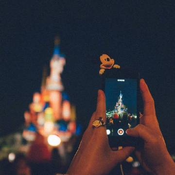 要和喜欢的人看一次迪士尼的烟花?