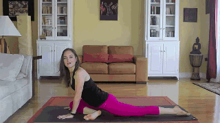 【午睡醒来以后，做一组运动激活身体吧～】要想下午工作有活力，运动少不了[加油]！ #健康一夏#