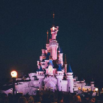 要和喜欢的人看一次迪士尼的烟花?