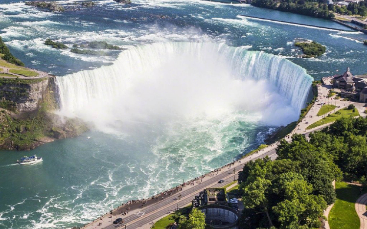 青海翡翠湖唯美风景