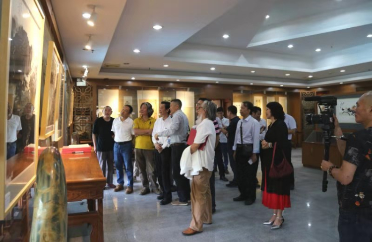 九三学社广东书画院换届会议暨“不忘初心 携手前进”美术作品展在穗举行